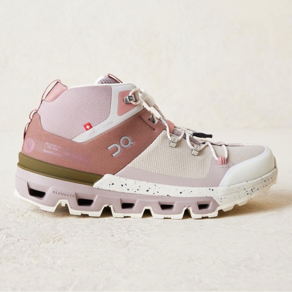 On Women's Cloudtrax Hiking Boots | Size 8.5